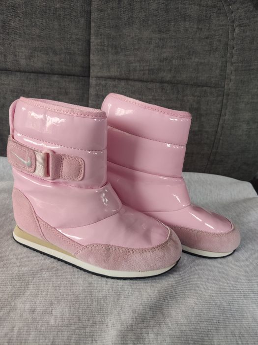 Sniegowce, buty zimowe Nike, rozm. 28