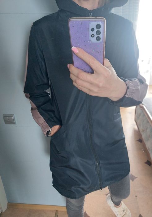 Продаються куртки