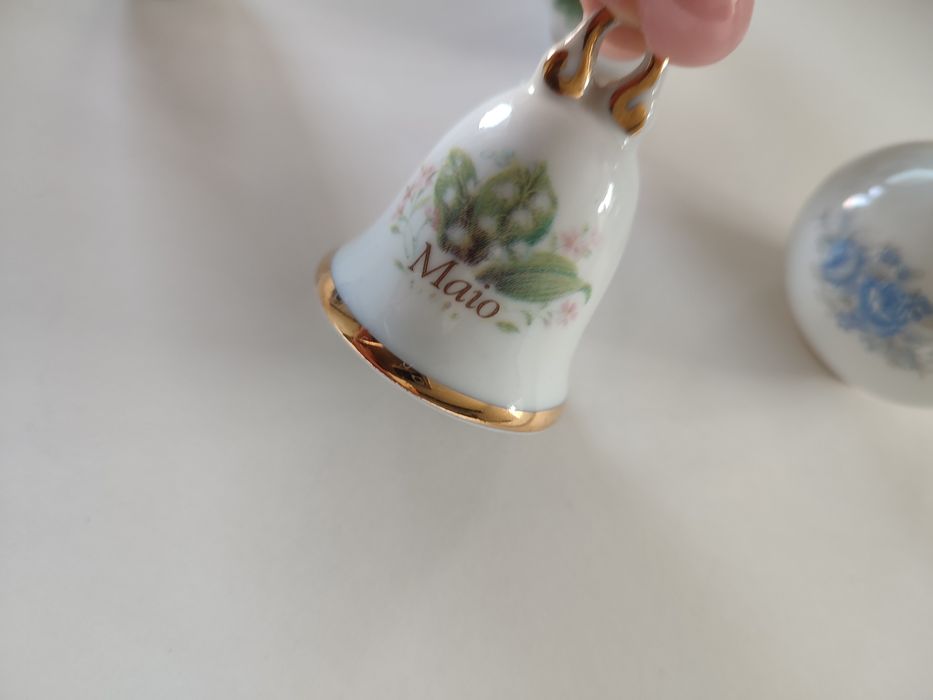 Cinco miniaturas em porcelana