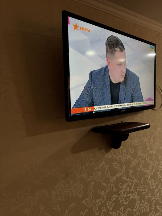 Телевізор на стіну