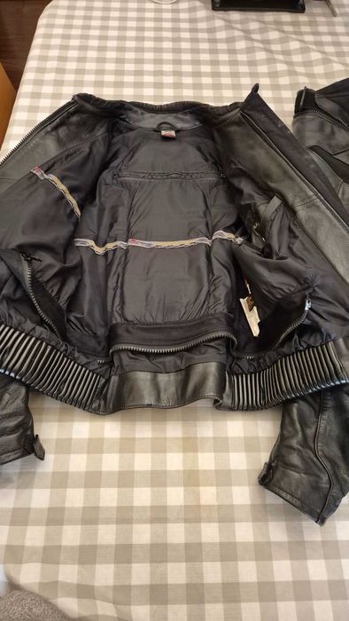 Jaqueta e calça de couro genuíno Shoei para motociclismo tamanho 50