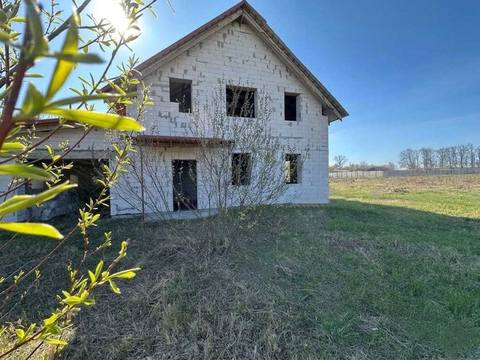 Терміновий продаж будинку (дача) 224м2, 12 соток є гараж