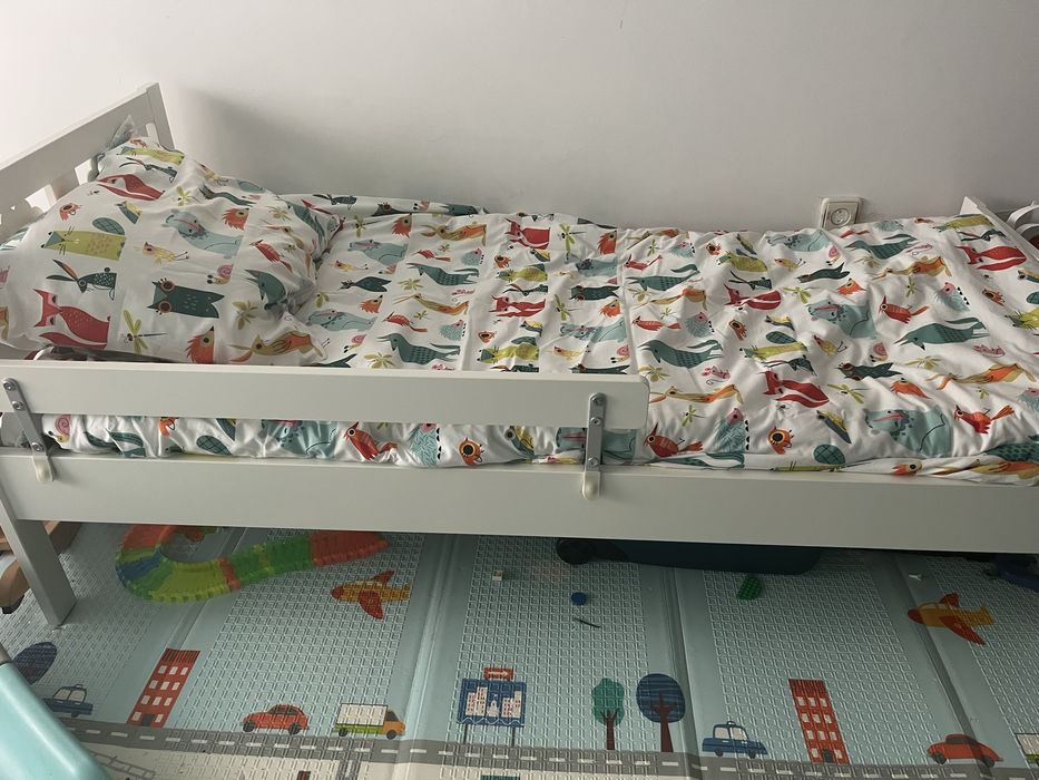 Vendo cama criança com colchao