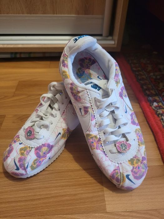 Кроссовки Nike nike