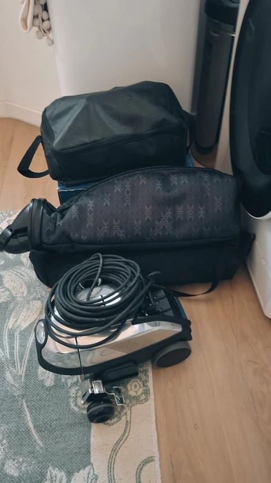 Kirby Avalir 2 
Multi-surface shampoo system