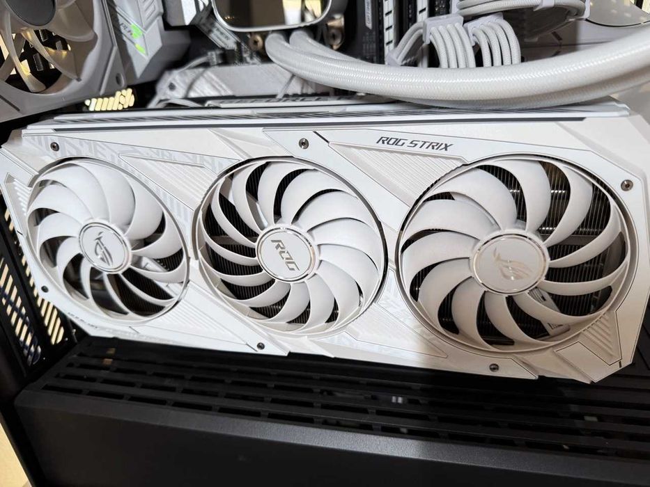 ASUS ROG Strix RTX 3070 OC WHITE limitowana BOX