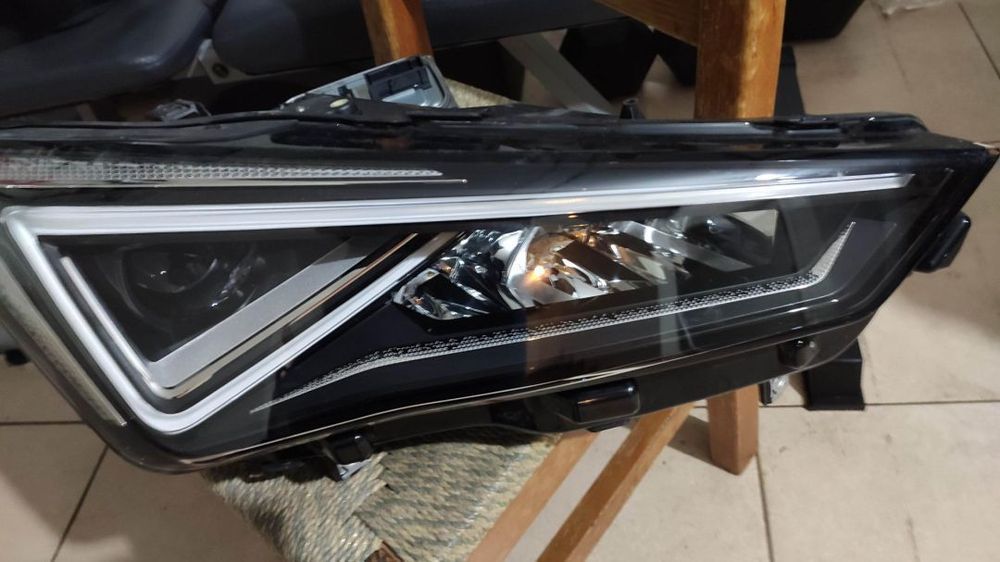 farol direito full Led SEAT TERRACO