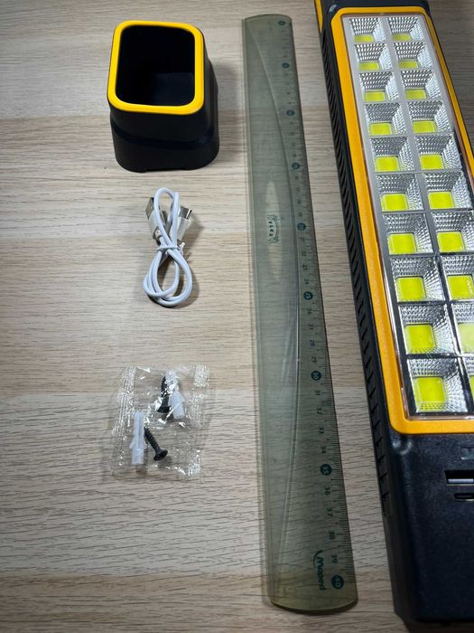 Lanterna multifuncional com painel solar – ideal para emergências!