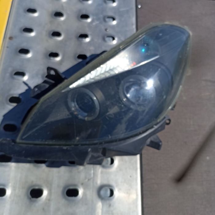 Lampa przednia lewa Renault Clio 3