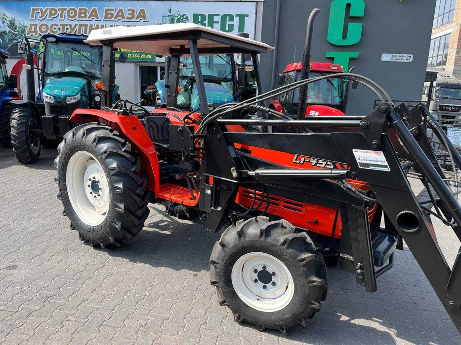 Kubota L1-455 Front