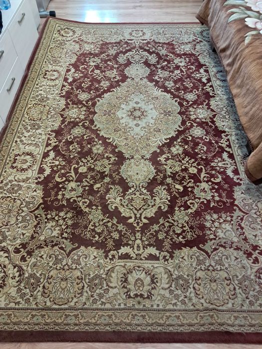 Килим турецький 2×3м стан "5" три тис.грн. Самовивіз!