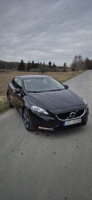 Volvo v 40 D2  2017 rok