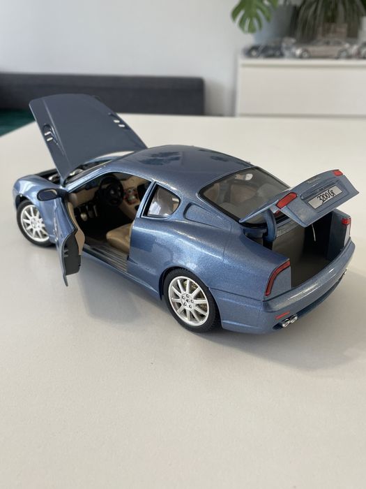 Modèle réduit Maserati 3200 GT 1998 - 1/18 Bburago