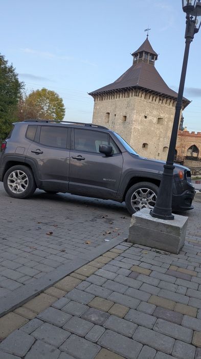 Продам надійну машину Jeep Renegade 2018