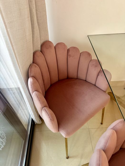 Cadeiras estofadas rosa