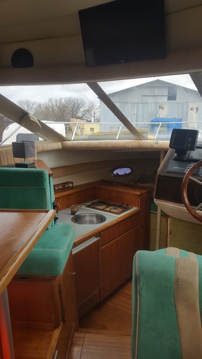 Jacht motorowy bayliner 3058 houseboat