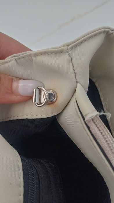 Bolsa bege em bom estado