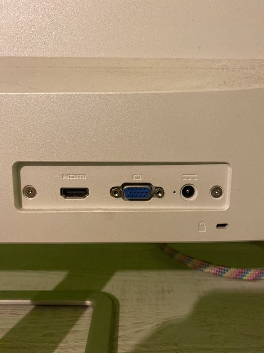 Sprzedam komputer stacjonarny i monitor