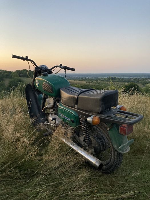 Мотоцикл Восход 3 перебраний мотор-коробка, сів поїхав.