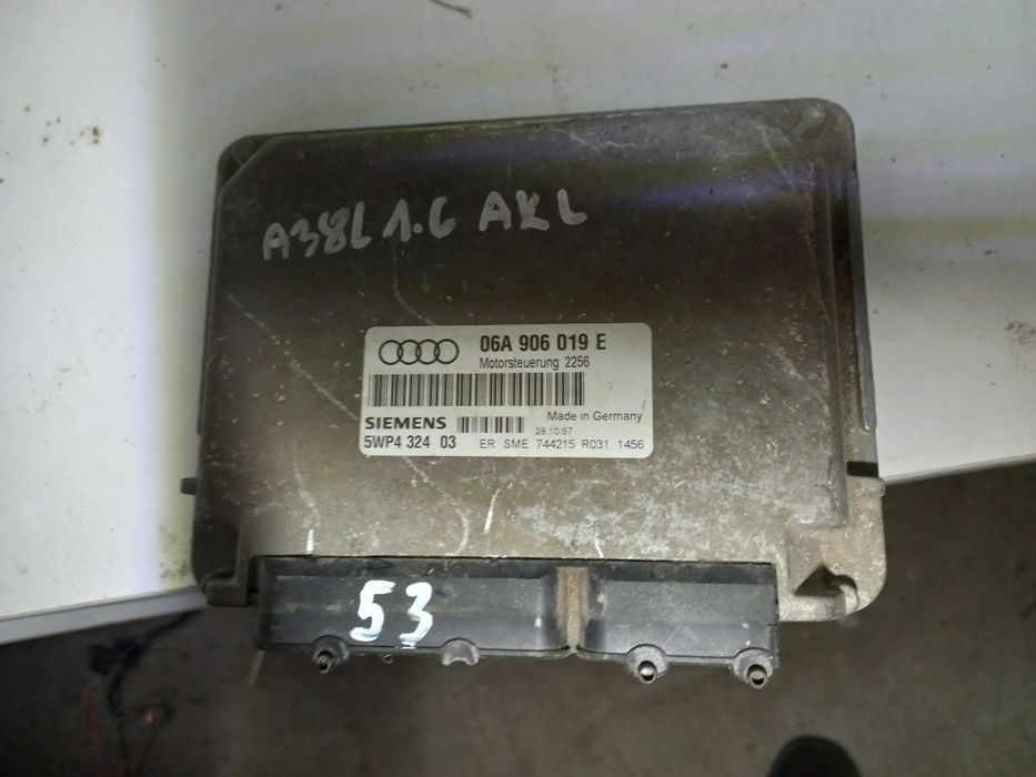 Sterownik silnika komputer audi a3 8l 1.6 śr
