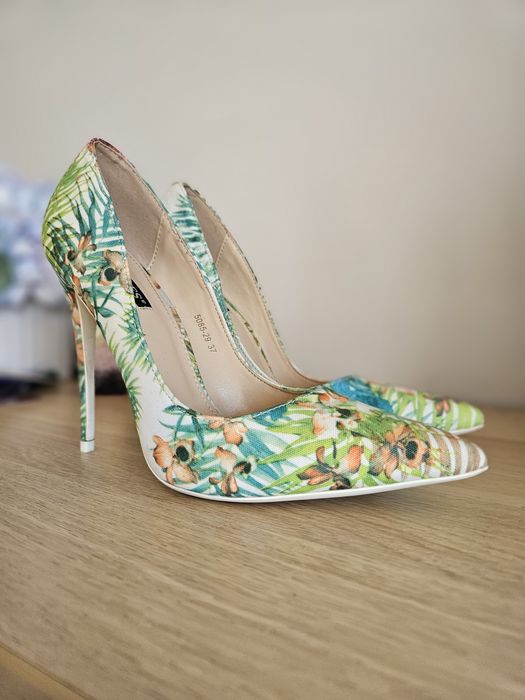 Nowe szpilki kwiaty floral print wyjątkowe nowe r.37