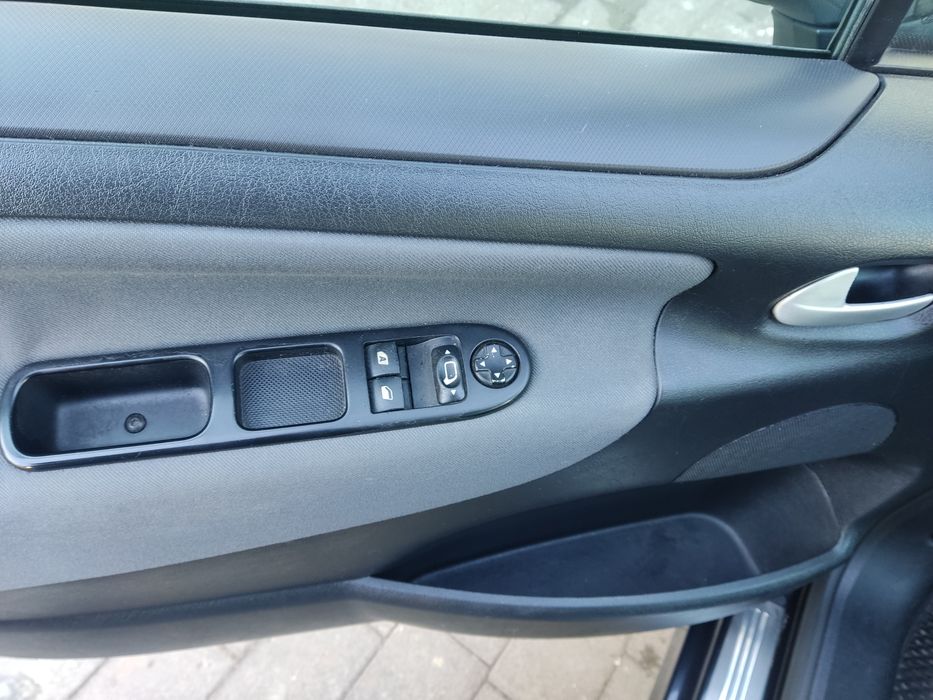 Peugeot 207sw  2011 рік 1,6 бензин