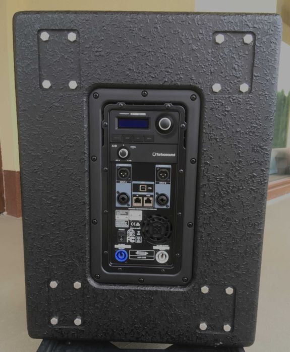 Turbosound iQ15B subbas aktywny, subwoofer + pokrowiec