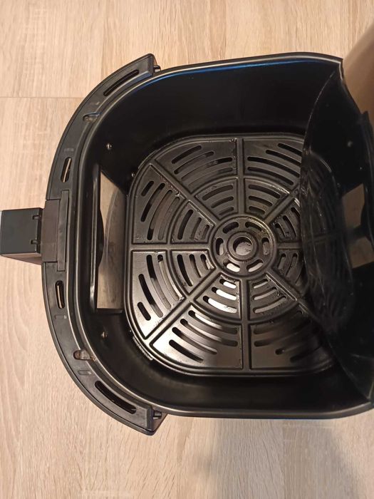 Air Fryer da JOCCA  de 7,4L preta c/janela, usada