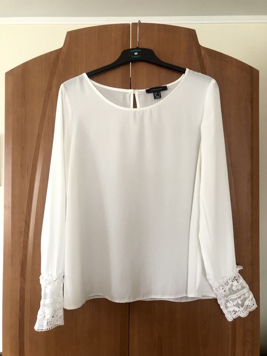 Biała bluzka z ozdobnymi koronkowymi rękawami 42 Primark