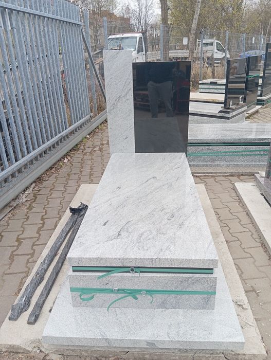 Tanie Nagrobki granitowe od 4500