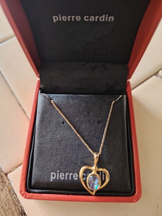 Lindo colar  Pierre Cardin