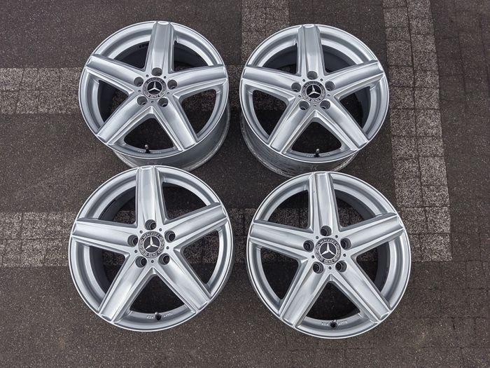 17"  Mercedes Vito A klasa B Klasa Audi A3 A4 A6 Q2 TT Bmw VW Passat Golf Touran GMP kapsle DEZENT - GERMANY NR141