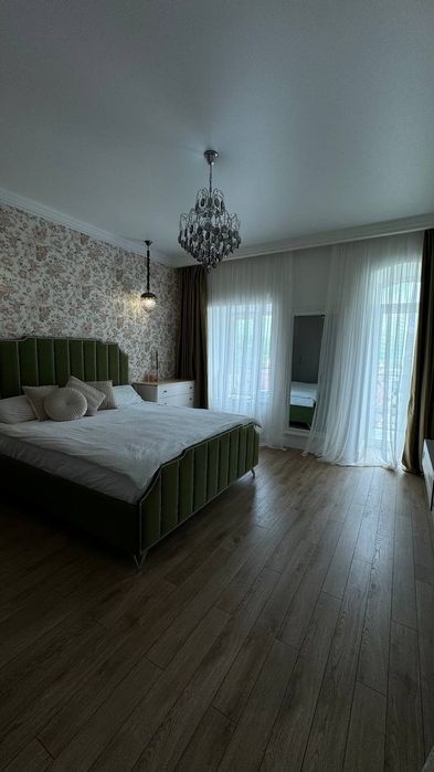 Продам 3-х комнатную квартиру в элитном ЖК на Марсельской.  Кирпичный дом. АОГВ.  Паркинг
