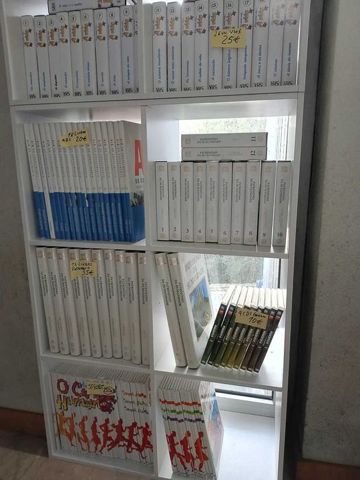 Coleção de lIVROS e CDS