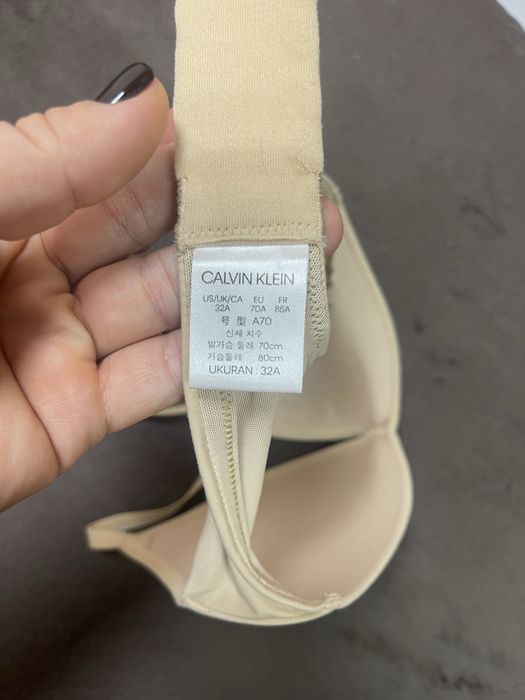 Продам топік- бюстгалтер Calvin Klein