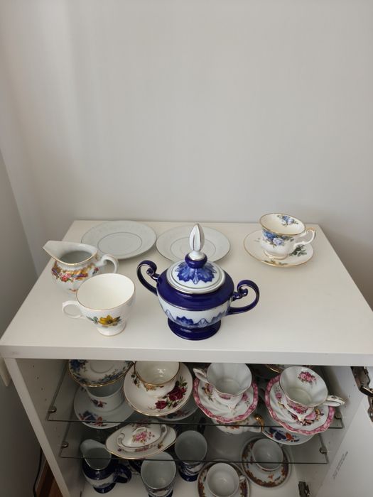 Armário / vitrine com loiça
