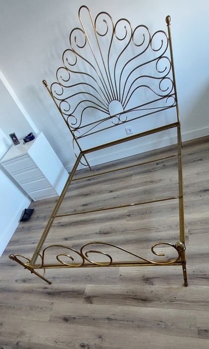 Linda cama de casal latão dourado