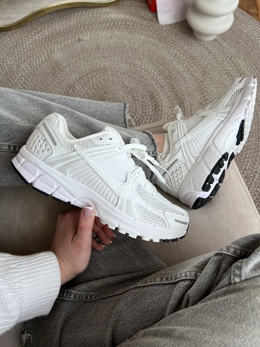 Женские кроссовки Nike Vomero 5 white / Найк Вомеро 5 белые 36 37 38 39