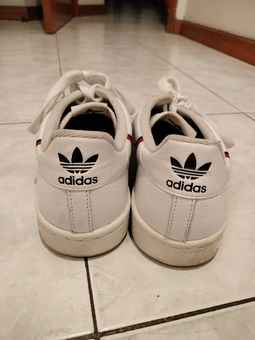 Ténis Adidas brancos