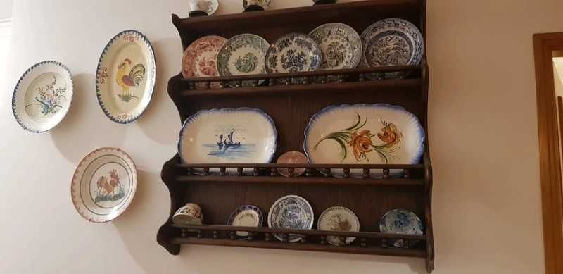 Louceiro de parede antigo