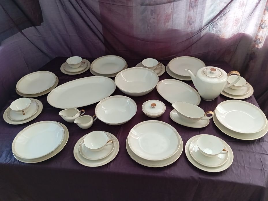 Столово- чайний сервіз на 6 персон . 39 предметів.