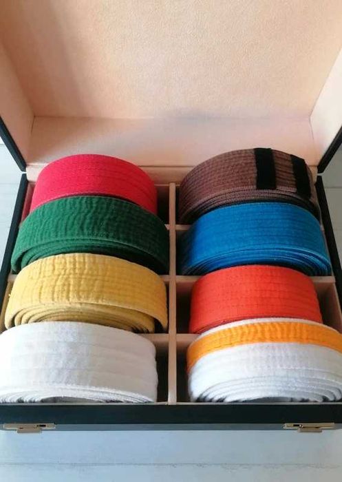 Caixa Coleção Cintos Artes Marciais Karaté Judo Black Box Martial Arts