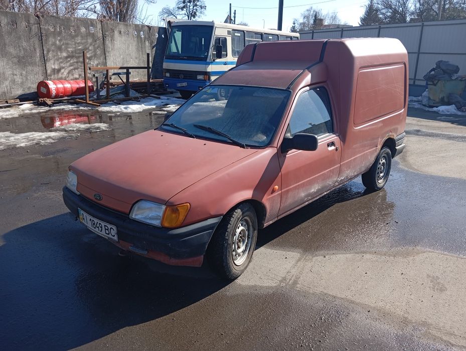 Продам Ford  CourIer
