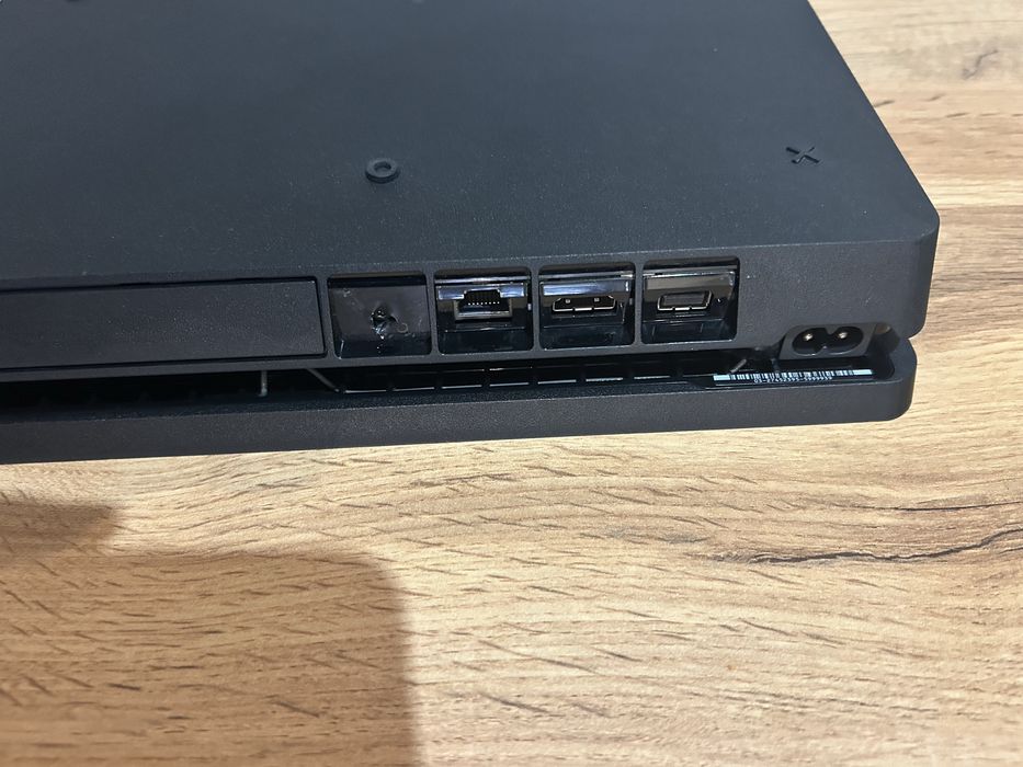 Sony PlayStation 4 PS4 Slim 1TB Po spa