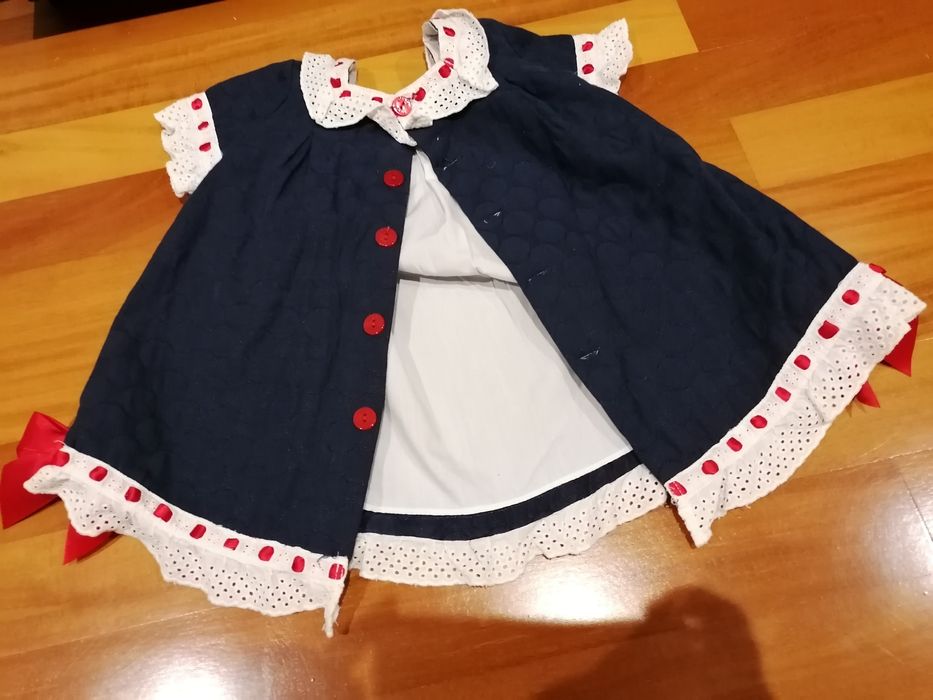 Vestido, tapa fralda e touca de menina dolce petit