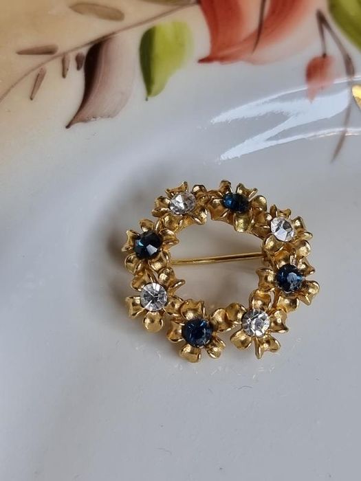 Вінтажна, дуже ніжна, красива брошка на шпильці у вигляді квітки