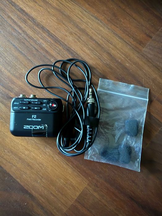 Gravador Zoom F2 + Microfone