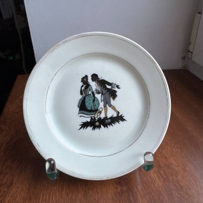 Talerz Carl Teich Para dworska Porcelana przedwojenna