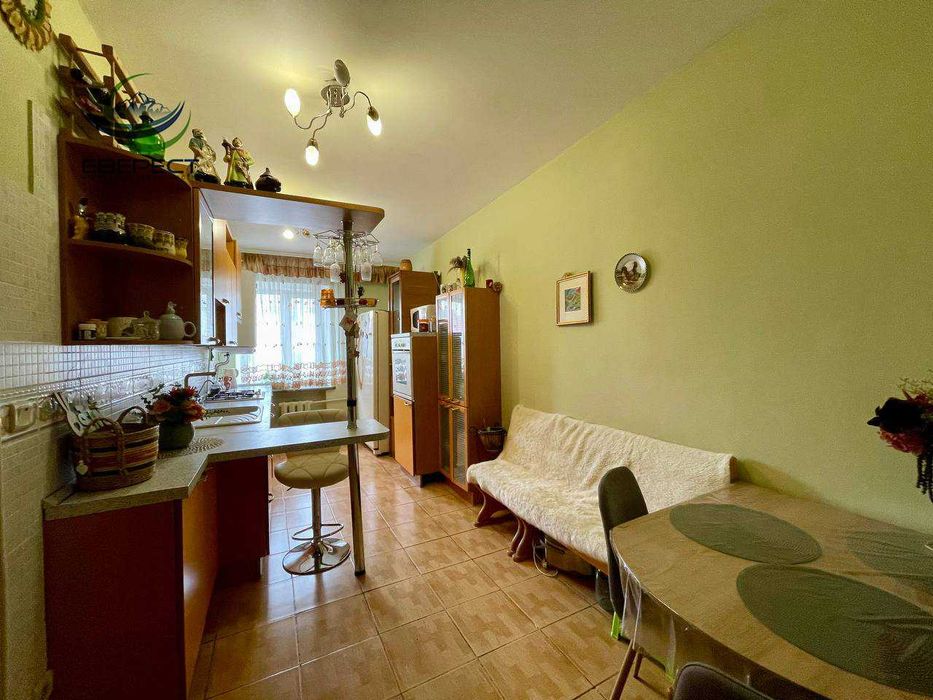 Продаж 4-кімнатної квартири вул. Степана Бандери