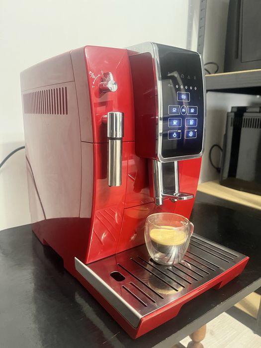 Кавомашина DeLonghi Dinamica | Стан майже нової